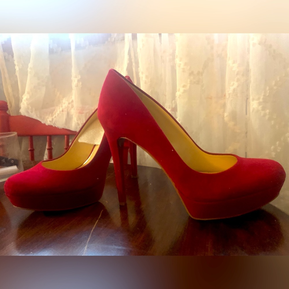 Read Jessica Simpson heels practically new great for costume